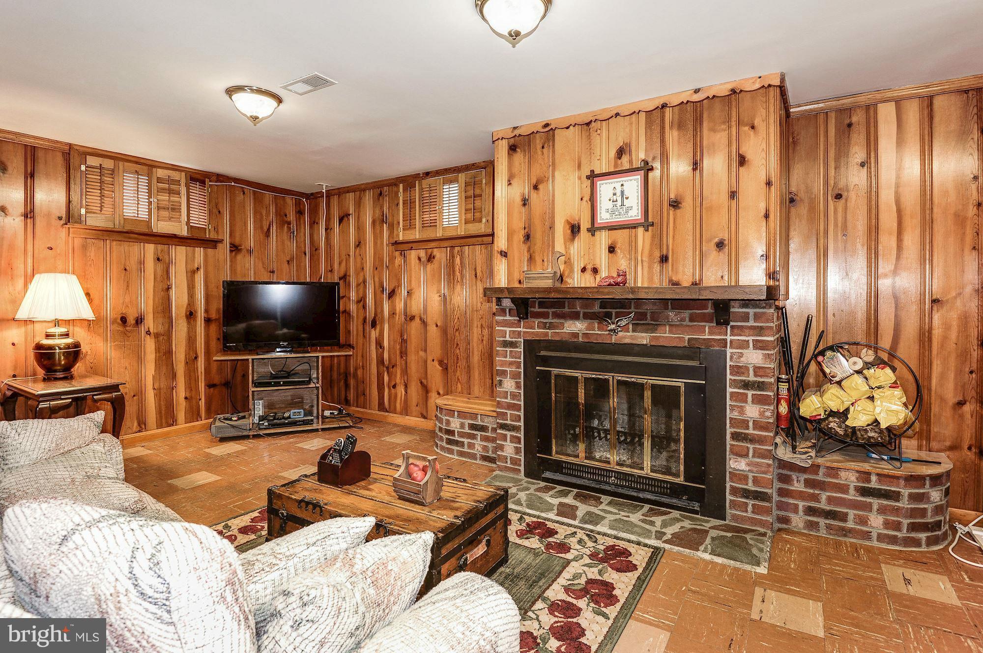 VIRGINIA HILLS - Residential