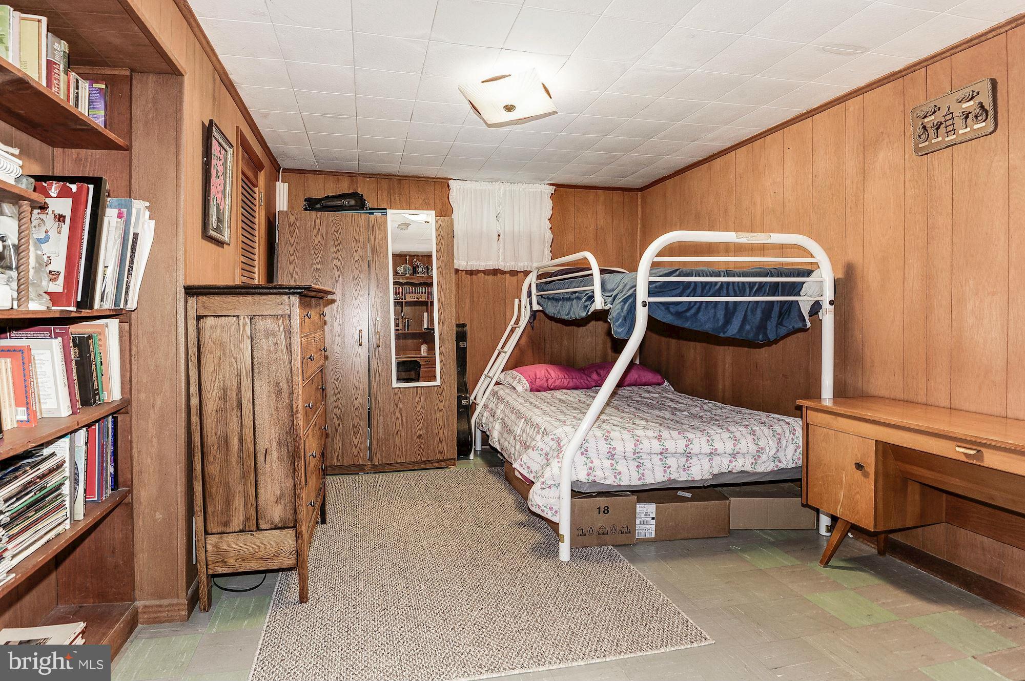 VIRGINIA HILLS - Residential