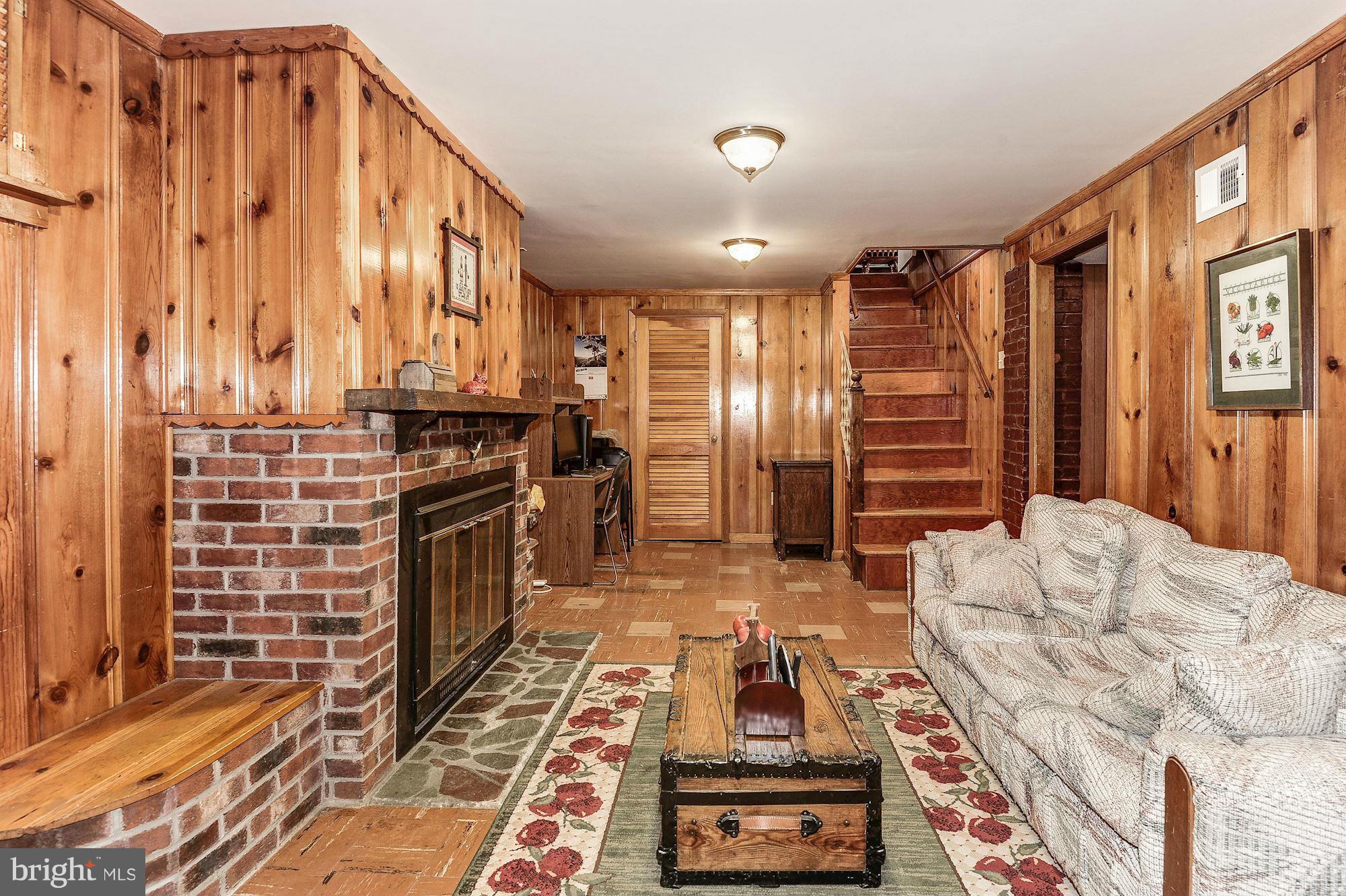 VIRGINIA HILLS - Residential