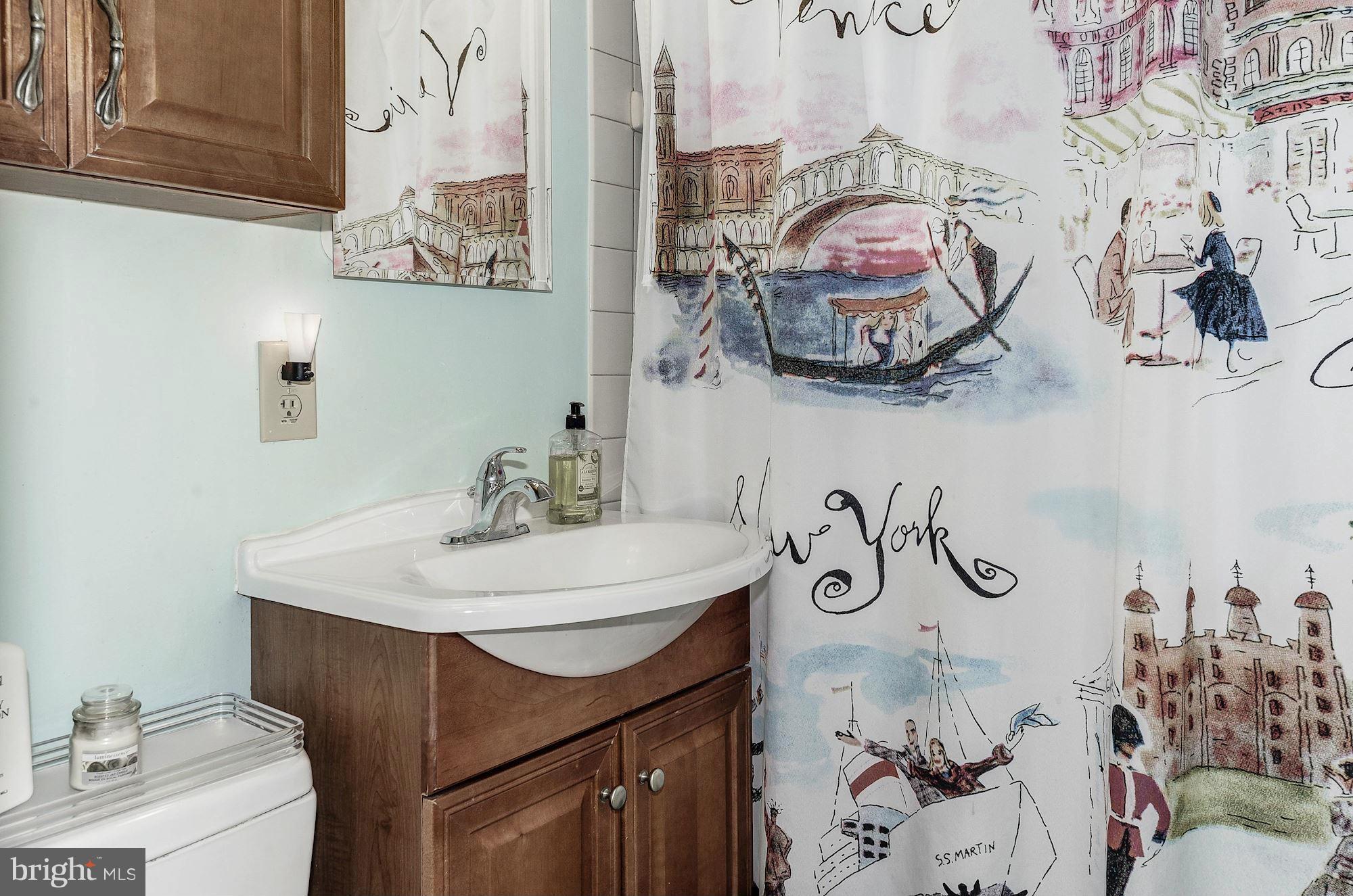 VIRGINIA HILLS - Residential