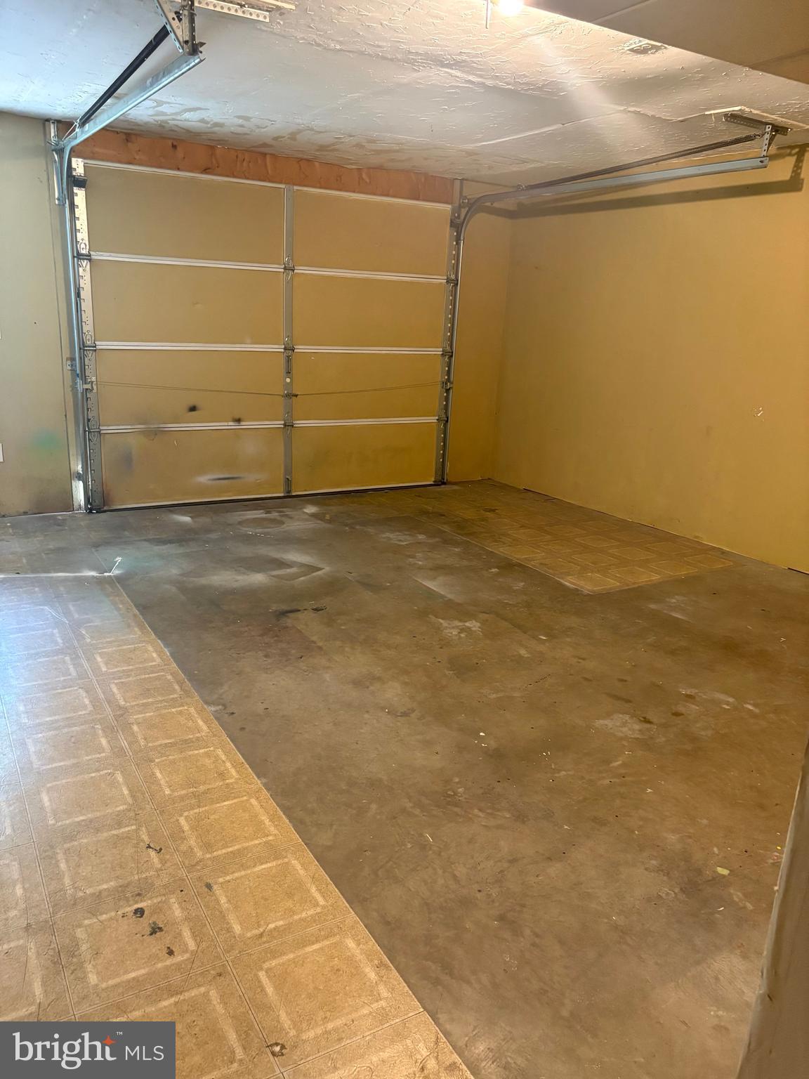 CHERRY HILL CONDOS - Residential Lease