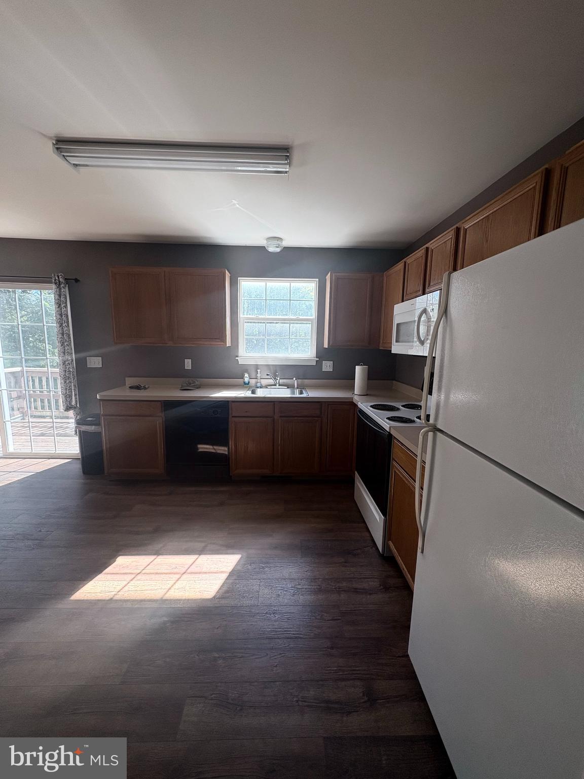 CHERRY HILL CONDOS - Residential Lease