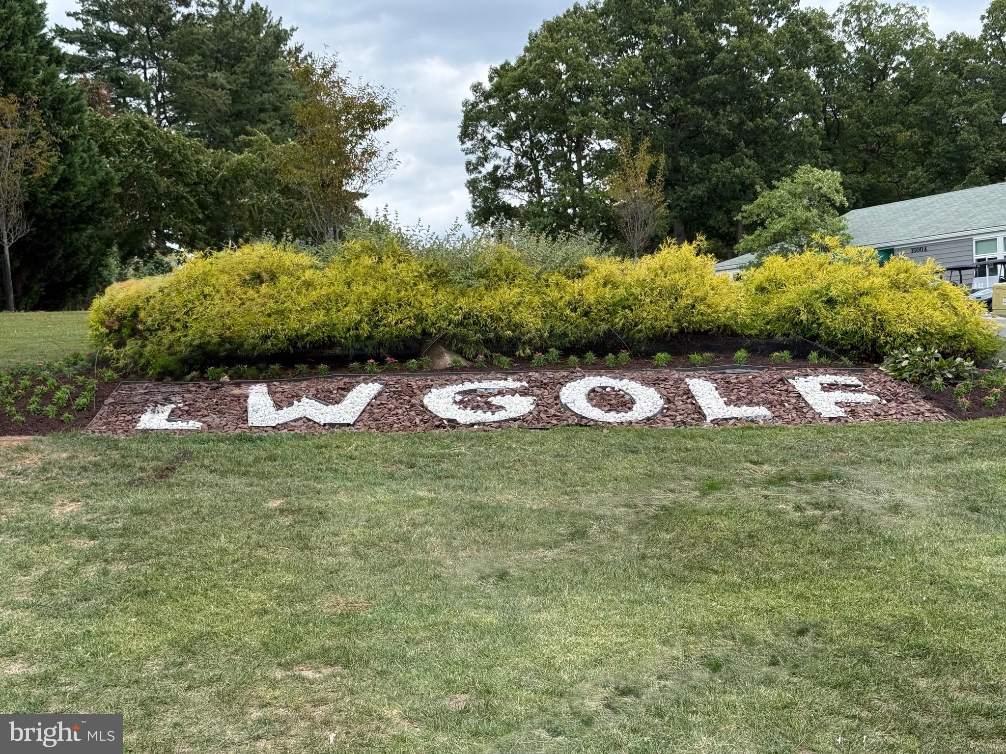 LEISURE WORLD - Residential