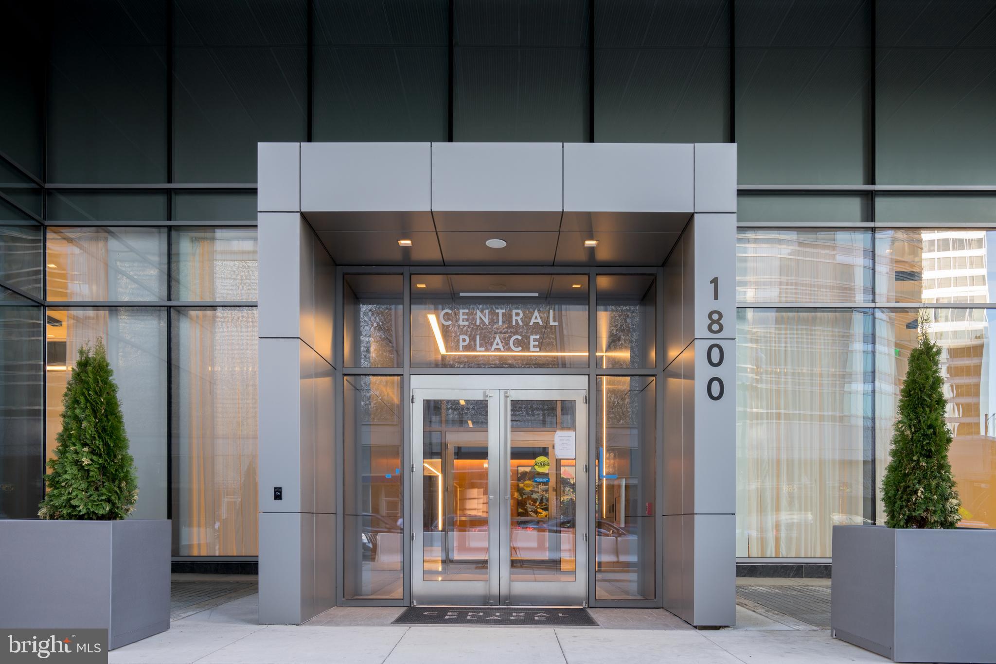 ROSSLYN - Residential Lease