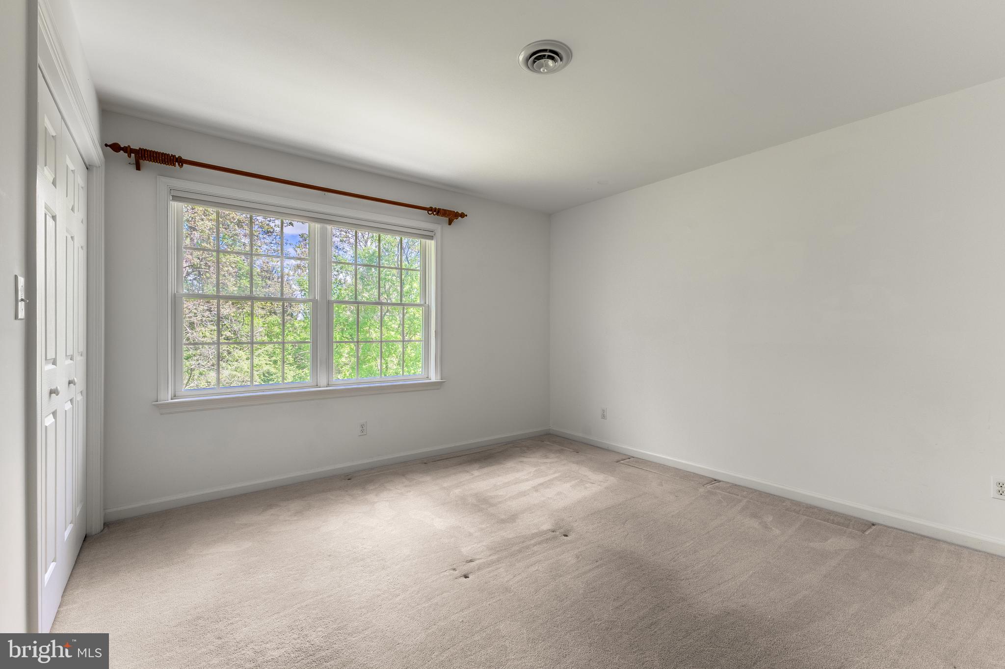 OAK POINTE - Residential