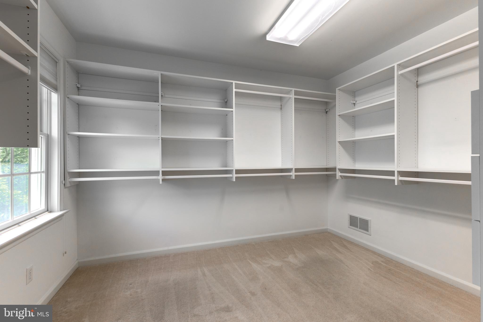 OAK POINTE - Residential