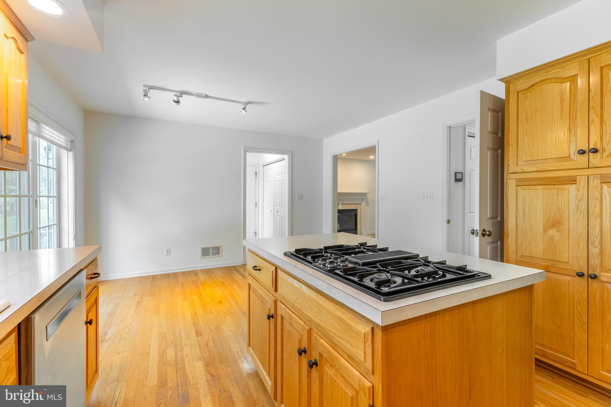 OAK POINTE - Residential