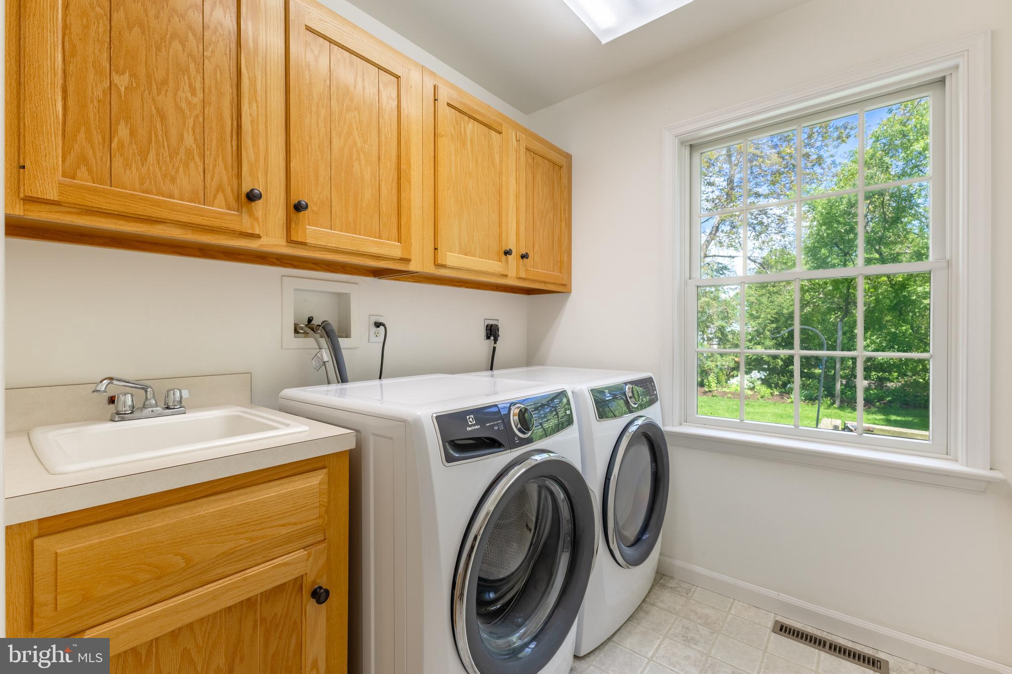 OAK POINTE - Residential