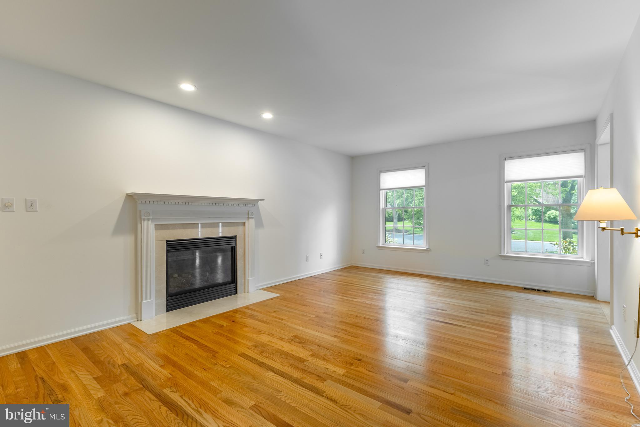 OAK POINTE - Residential