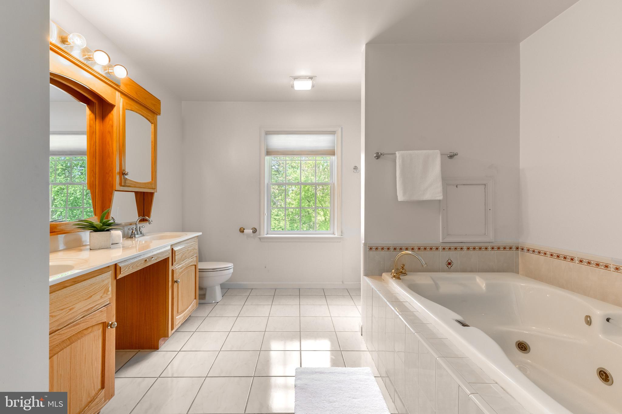 OAK POINTE - Residential