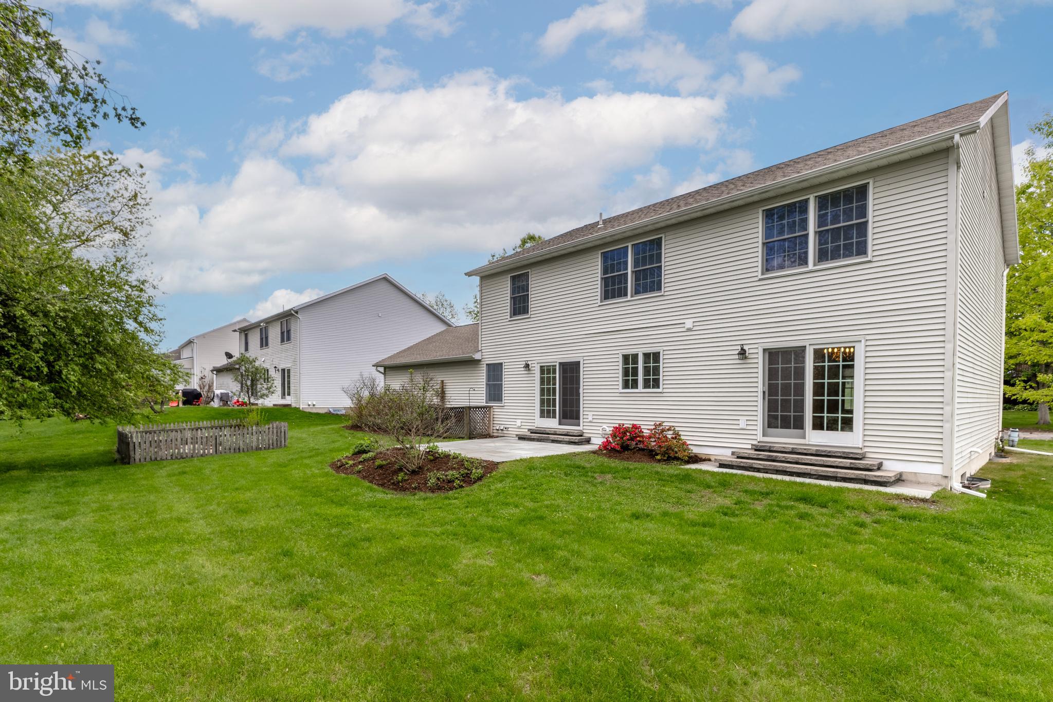 OAK POINTE - Residential