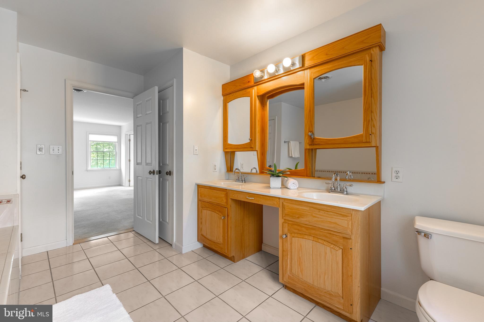 OAK POINTE - Residential