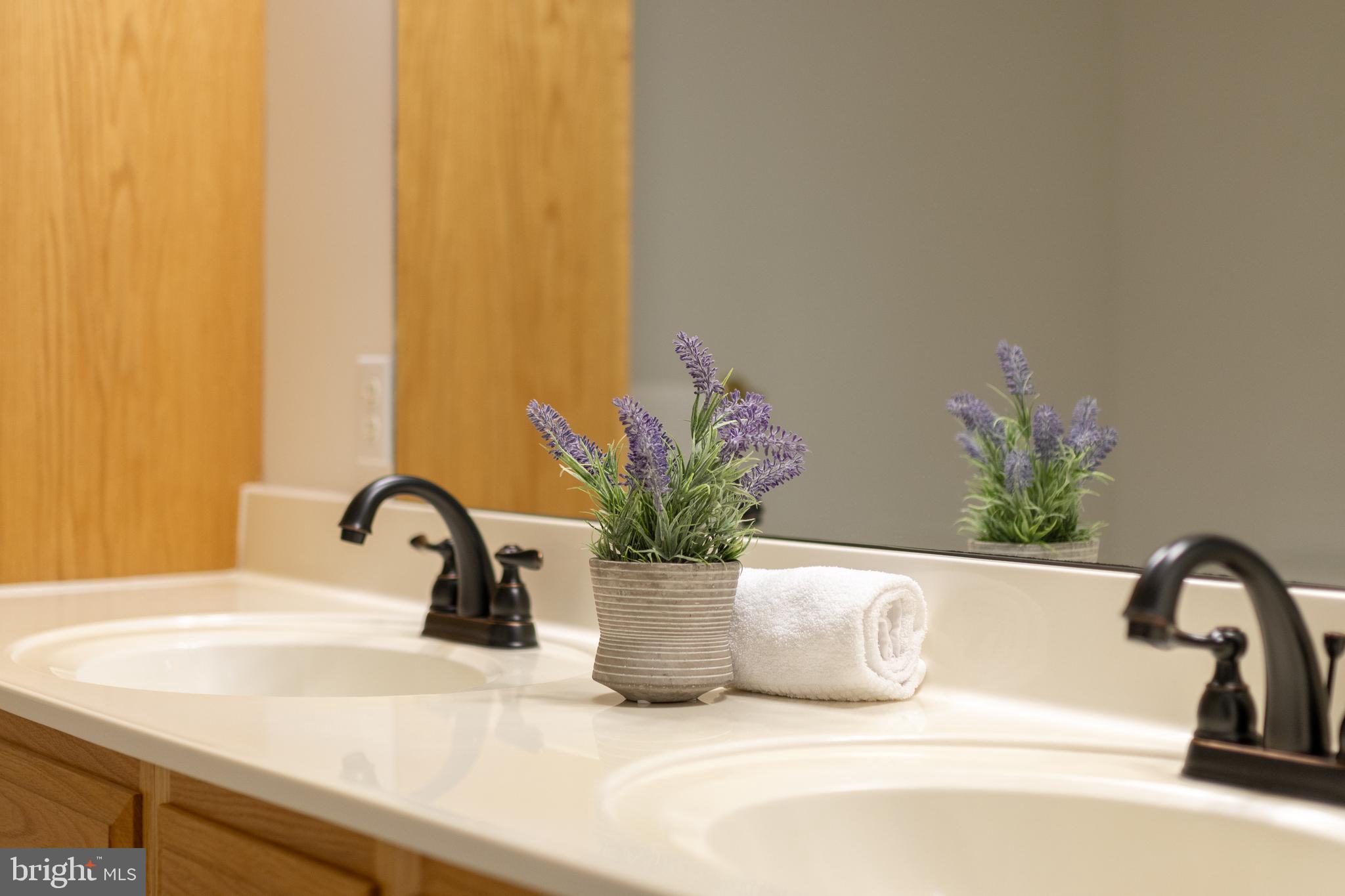 OAK POINTE - Residential