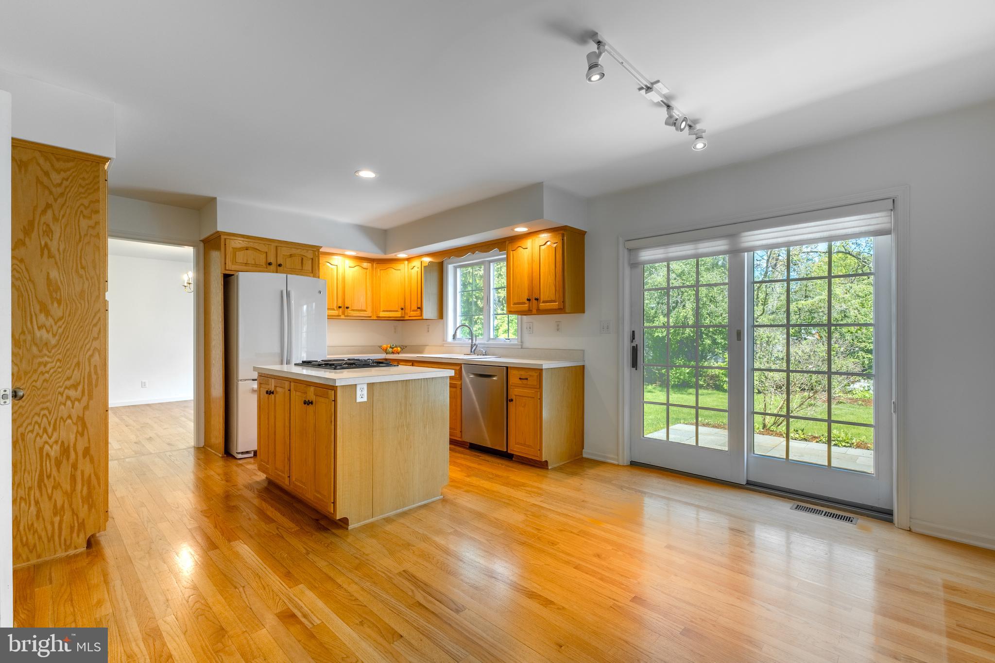 OAK POINTE - Residential