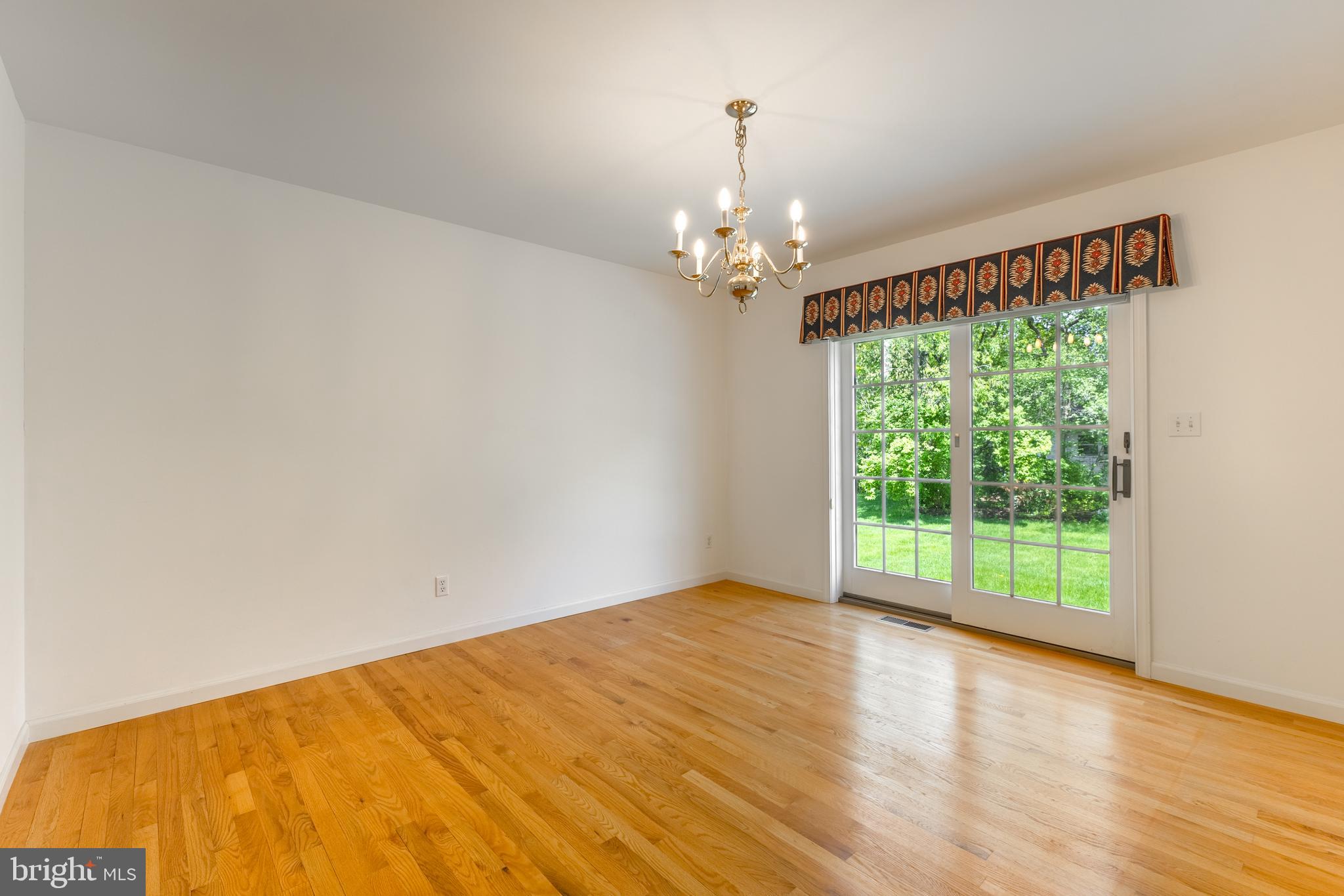 OAK POINTE - Residential