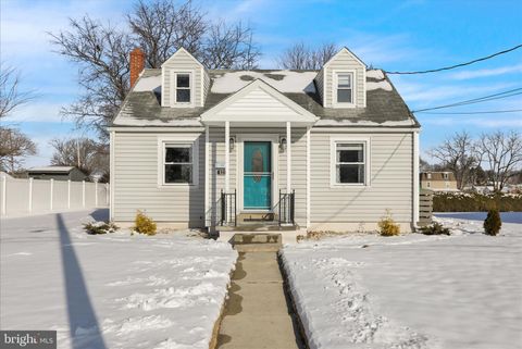 821 BELLEFONTE AVENUE READING PA 19607