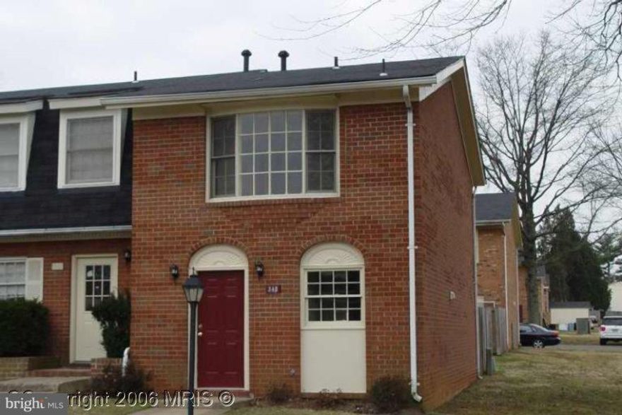 A beautiful town home conveniently located close to shopping and restaurants. 2 large bedrooms. closets galore. Lots of space. The home was  updated in 2022  with all new kitchen, bathrooms, freshly painted and as been very will maintained.  new HVAC unit. in 2020