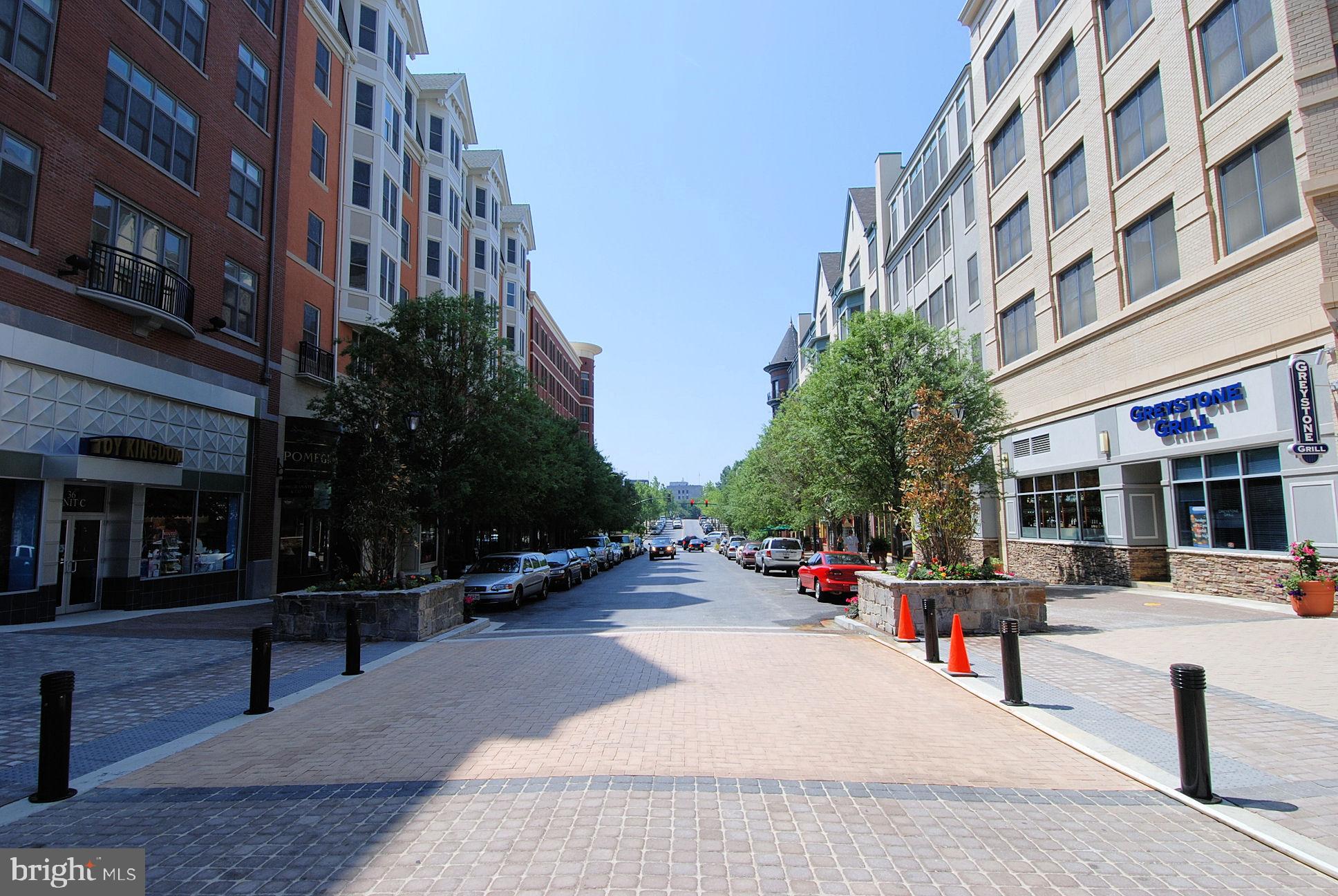 KING FARM VILLAGE CENTER - Residential Lease
