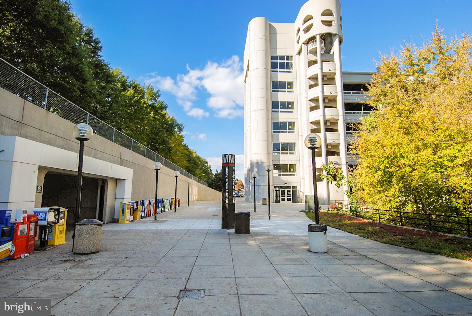 KING FARM VILLAGE CENTER - Residential Lease