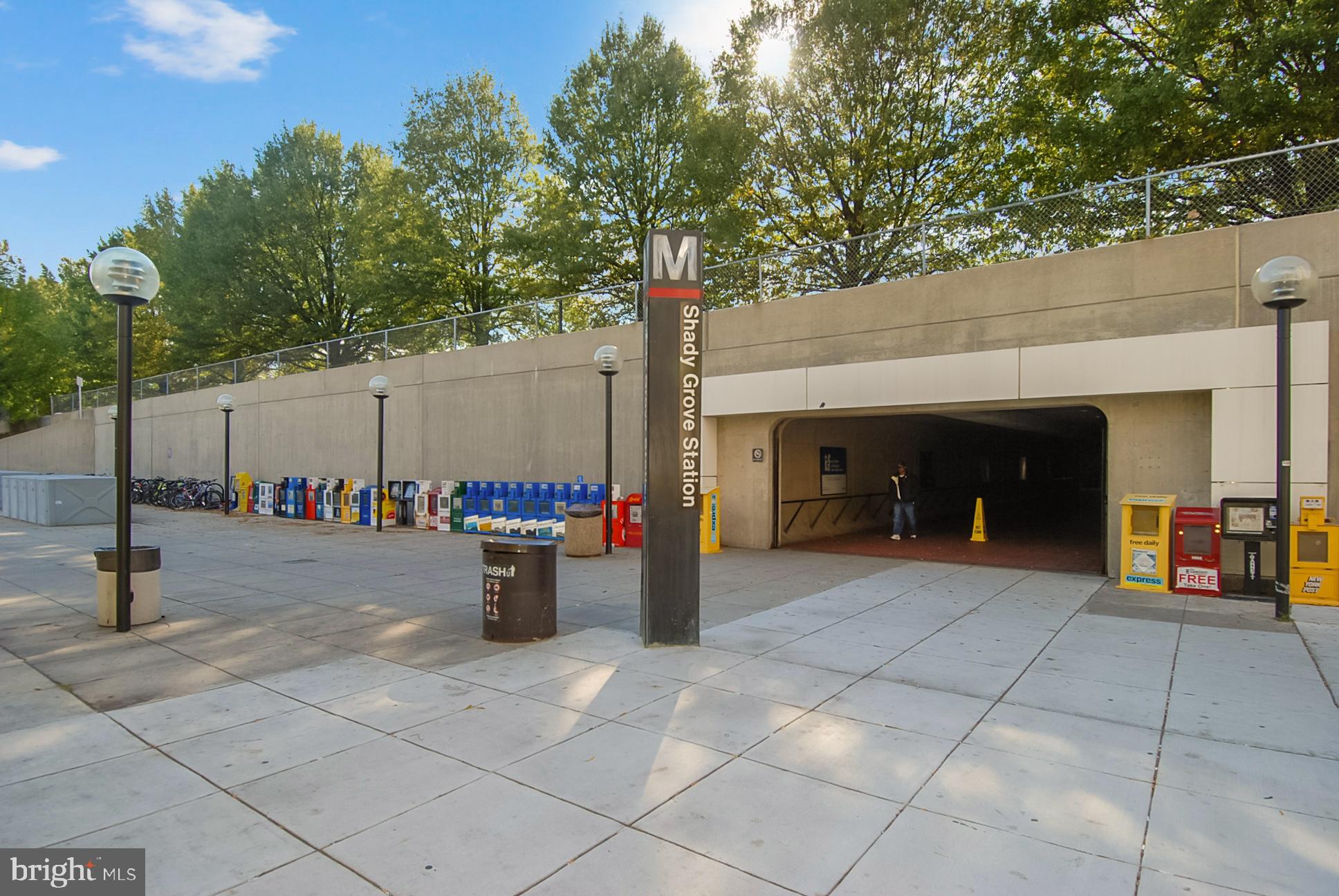 KING FARM VILLAGE CENTER - Residential Lease