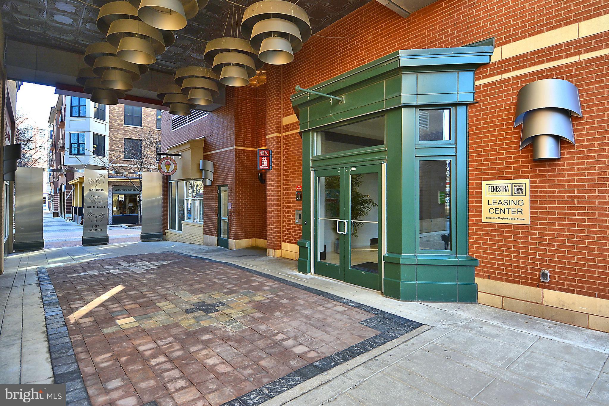 KING FARM VILLAGE CENTER - Residential Lease