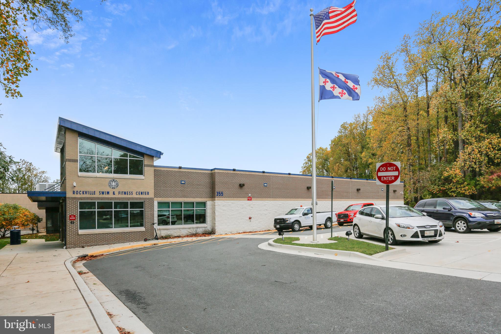 KING FARM VILLAGE CENTER - Residential Lease