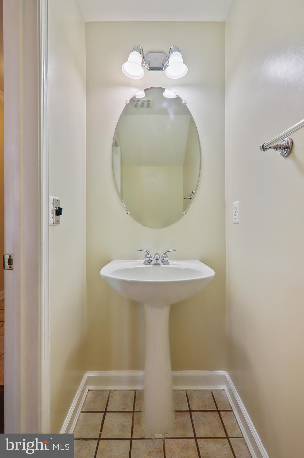 KING FARM VILLAGE CENTER - Residential Lease