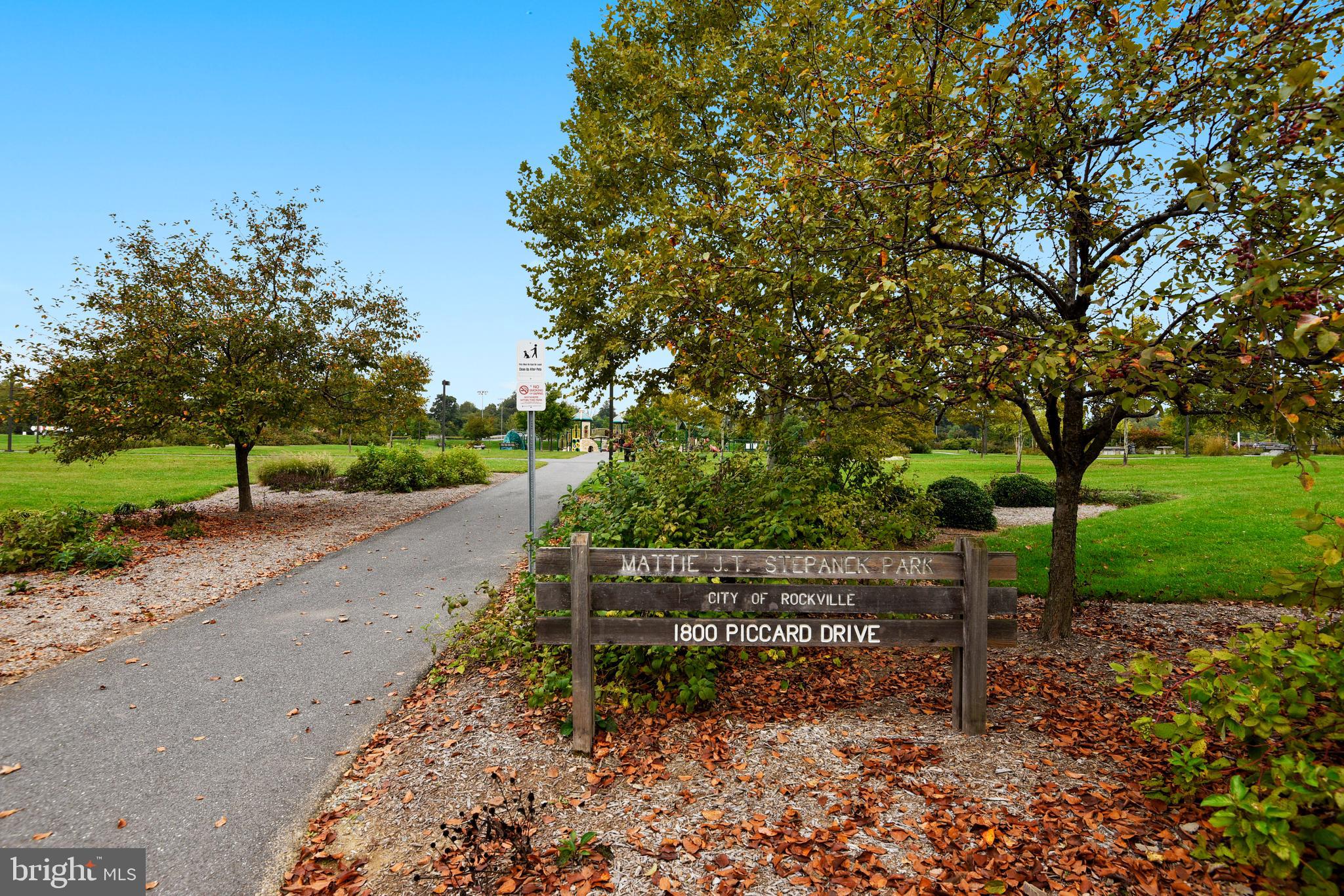 KING FARM VILLAGE CENTER - Residential Lease