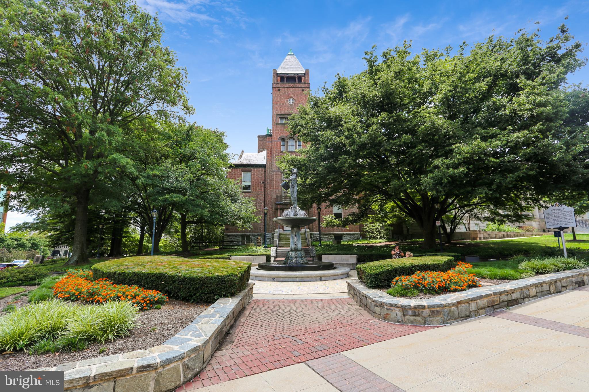 KING FARM VILLAGE CENTER - Residential Lease