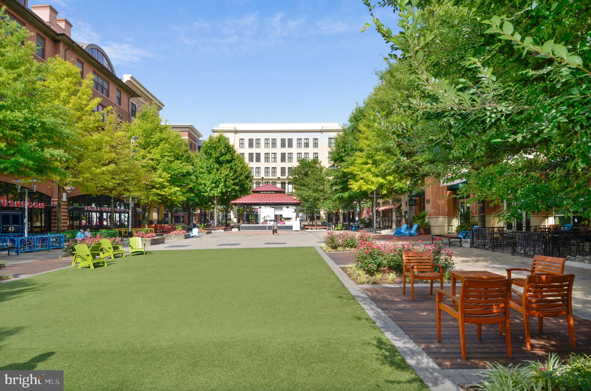 KING FARM VILLAGE CENTER - Residential Lease