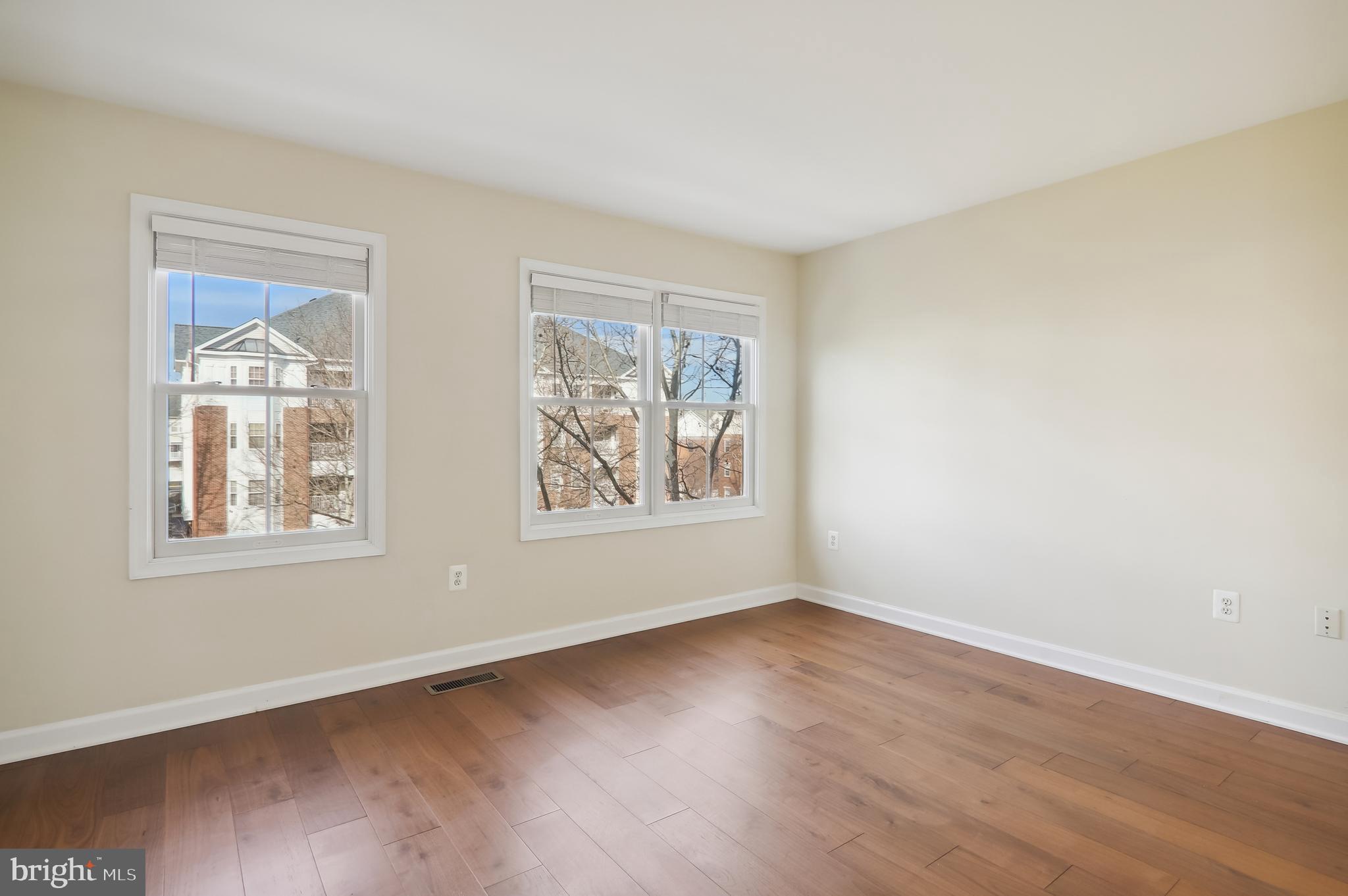 KING FARM VILLAGE CENTER - Residential Lease