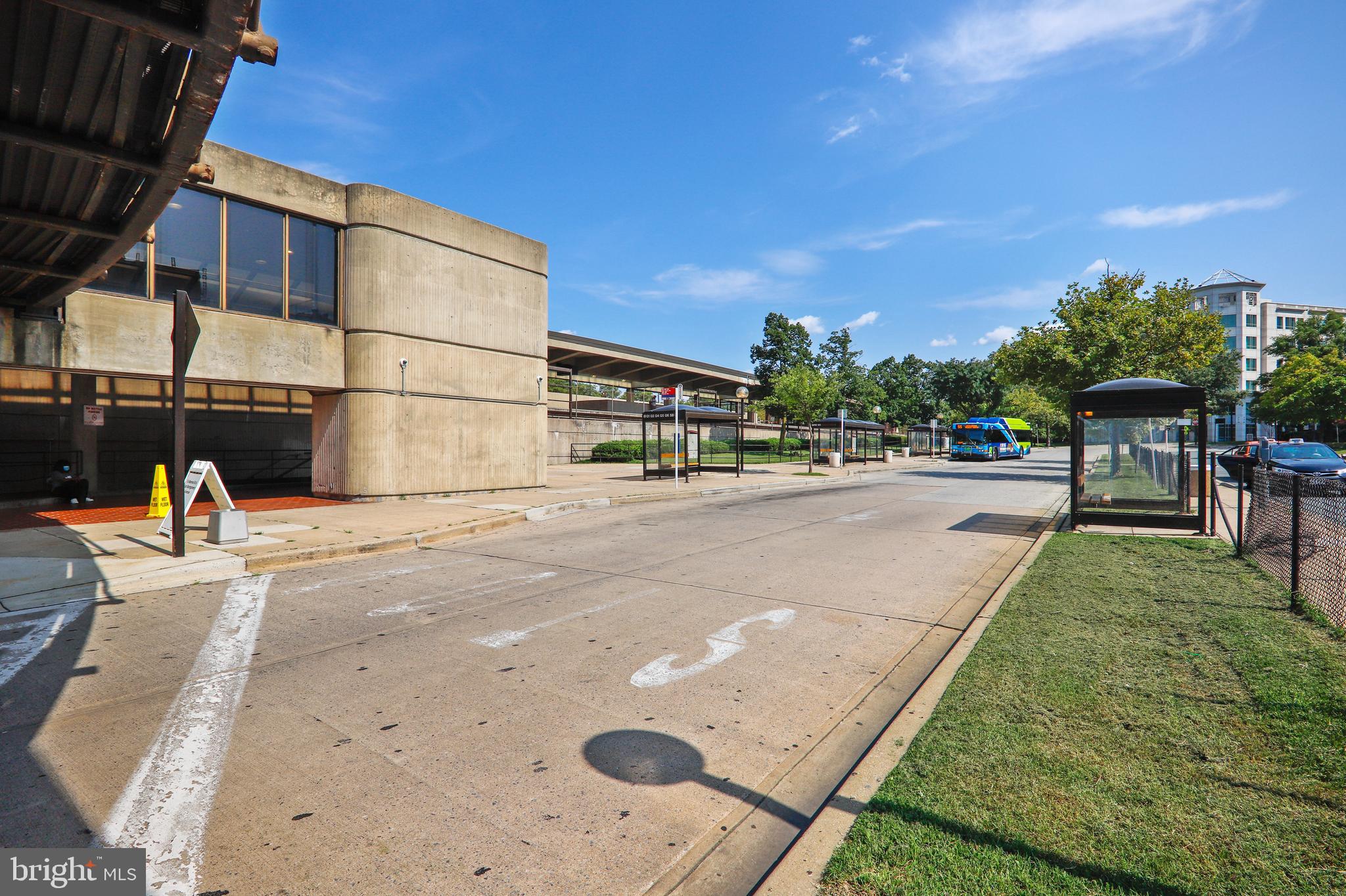 KING FARM VILLAGE CENTER - Residential Lease