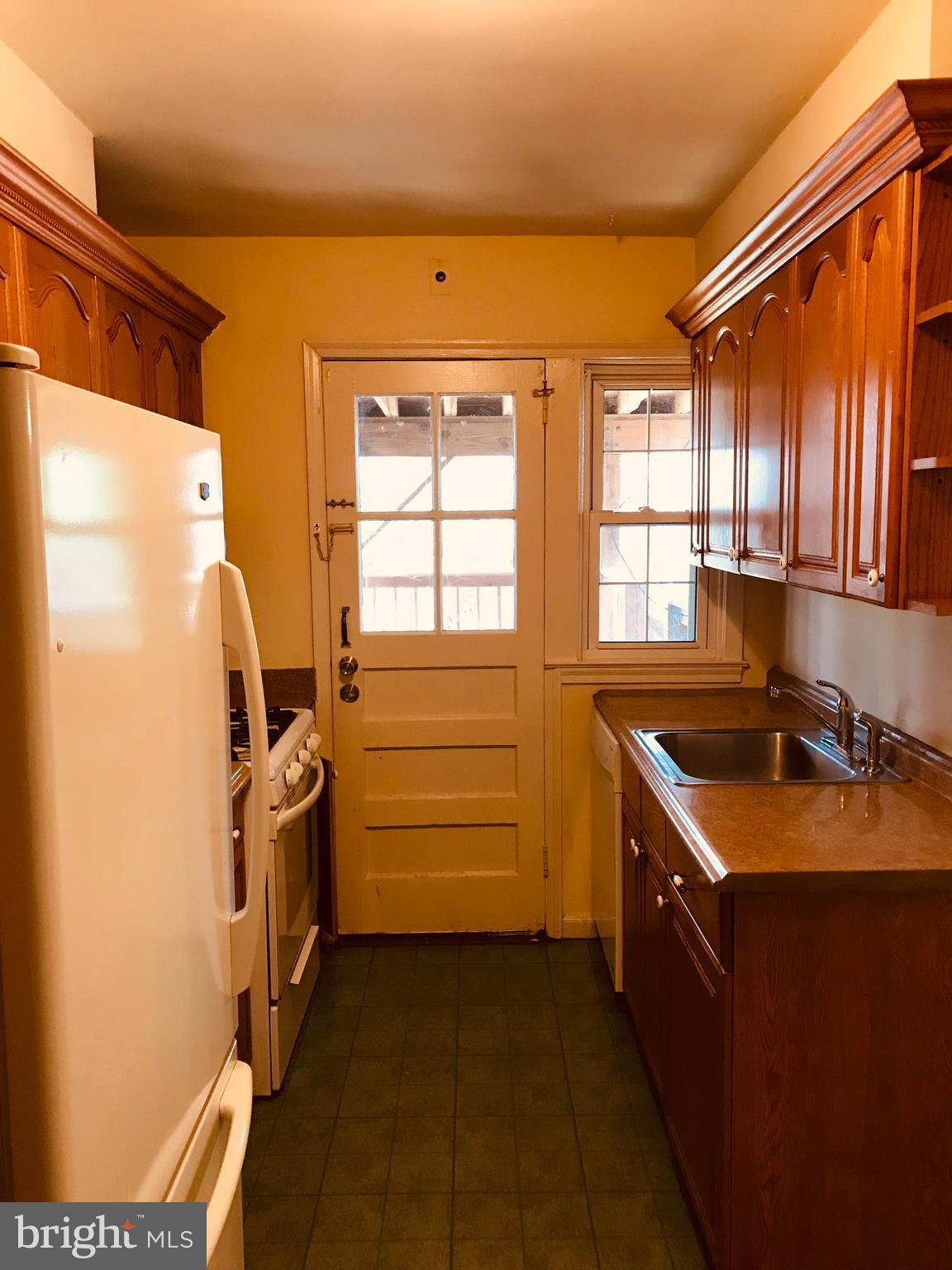 LOCH GLEN - Residential Lease