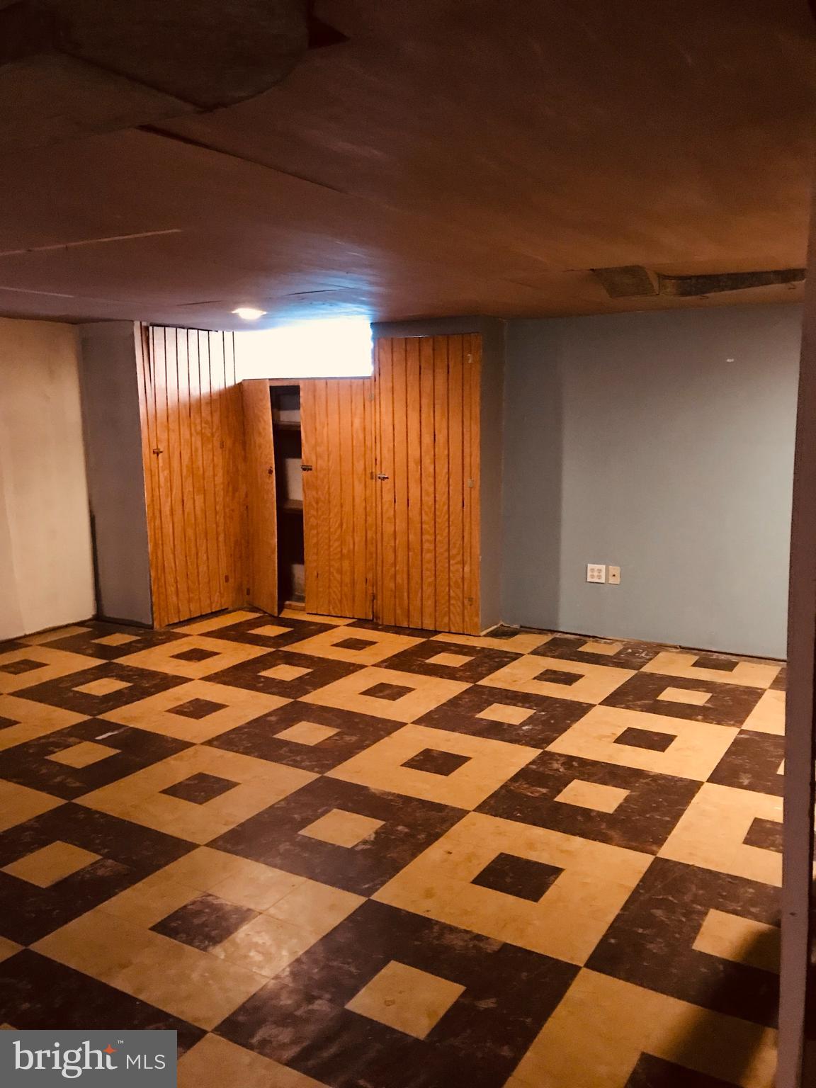 LOCH GLEN - Residential Lease