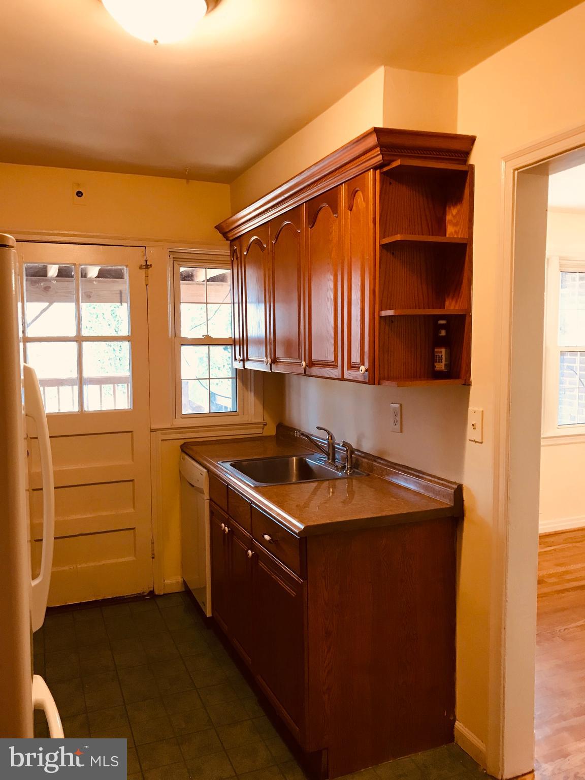 LOCH GLEN - Residential Lease