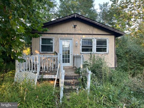 59 LODI COURT LINDEN VA 22642
