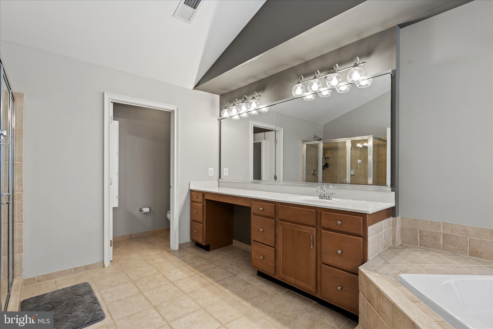 CHASE AT BELMONT COUNTRY - Residential