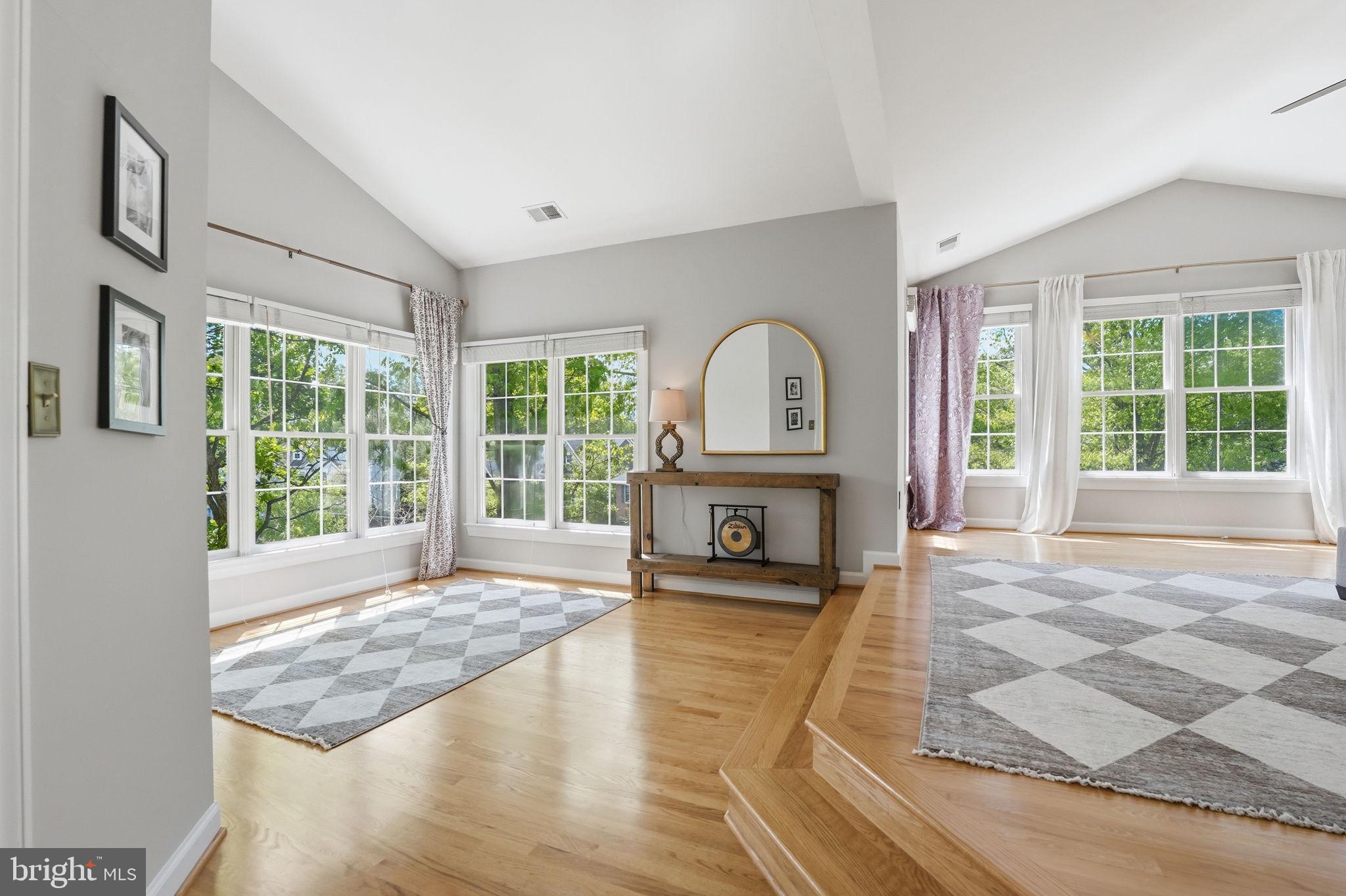 MANORS AT WOLF TRAP - Residential