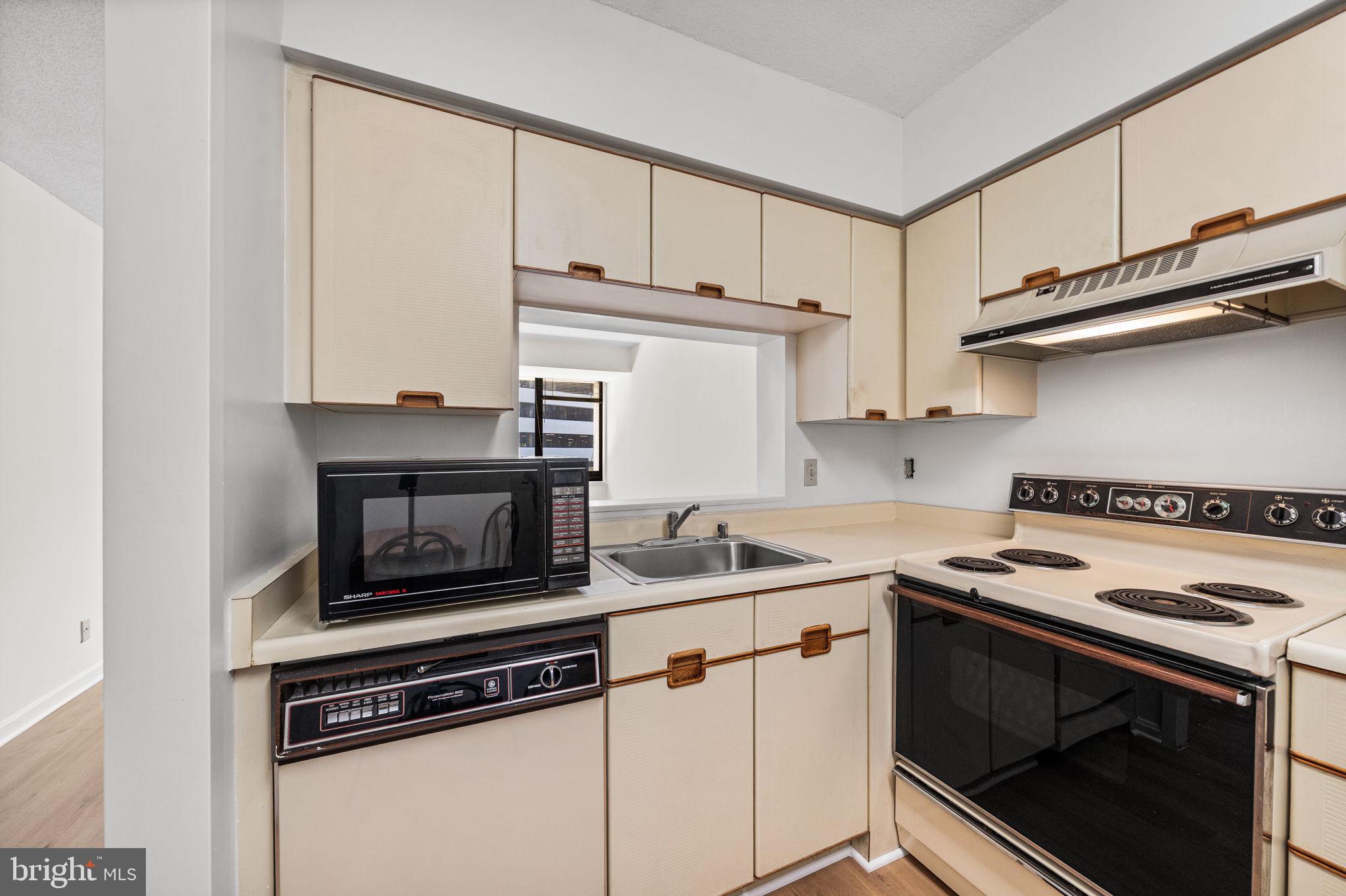 1805 CRYSTAL DRIVE 315S