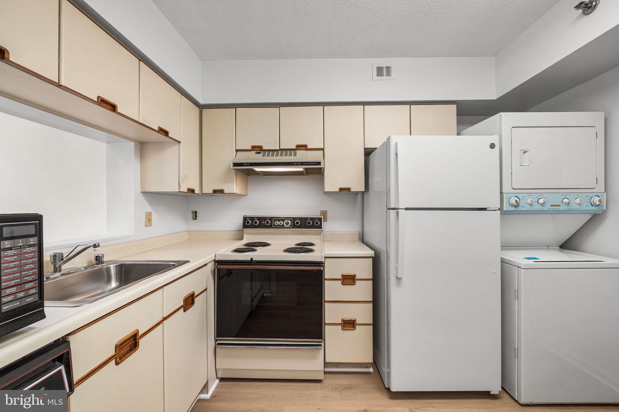 1805 CRYSTAL DRIVE 315S