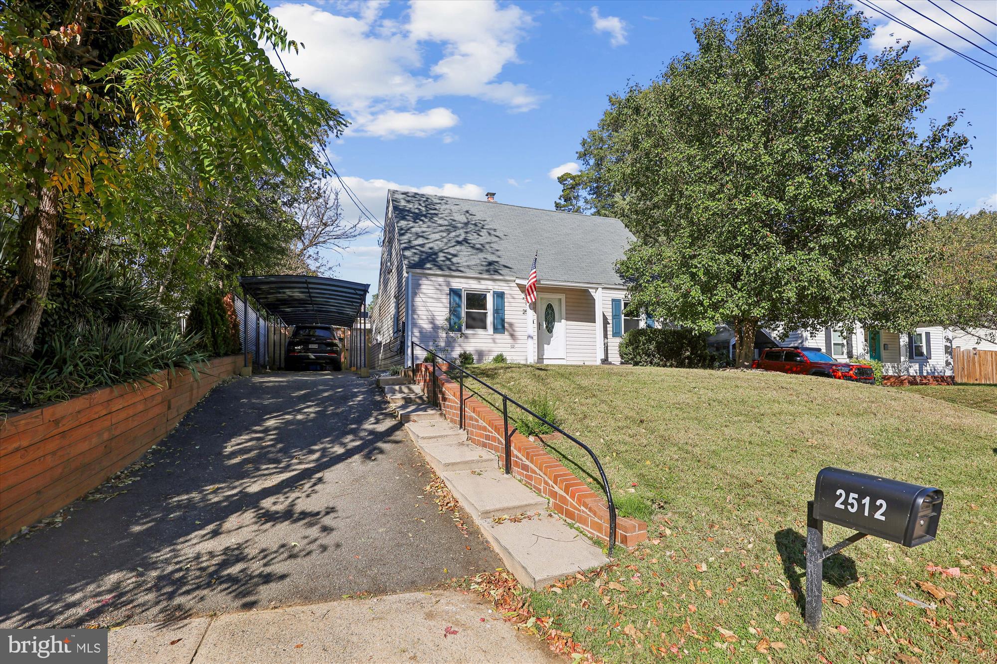2512 JAMAICA DRIVE