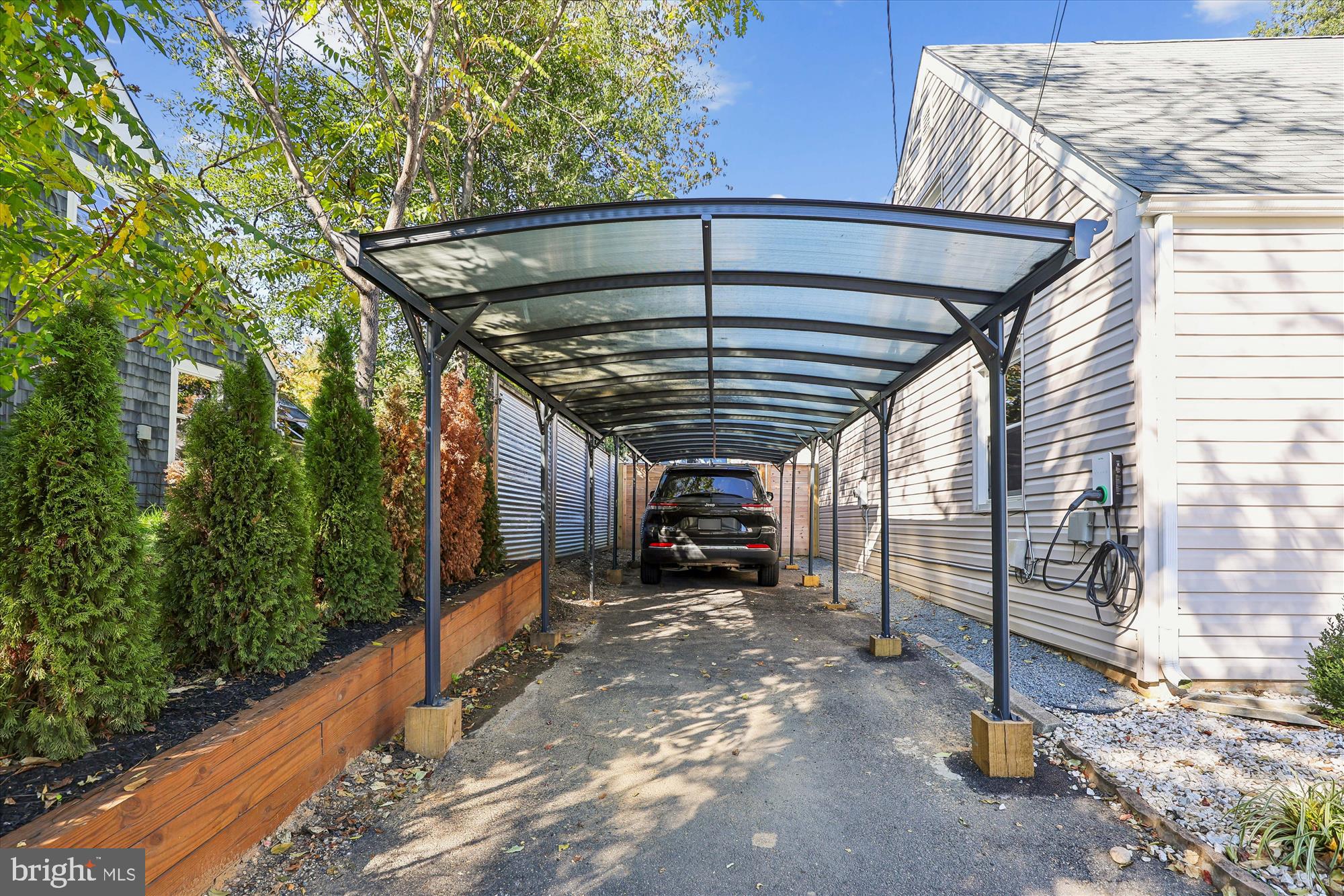 2512 JAMAICA DRIVE