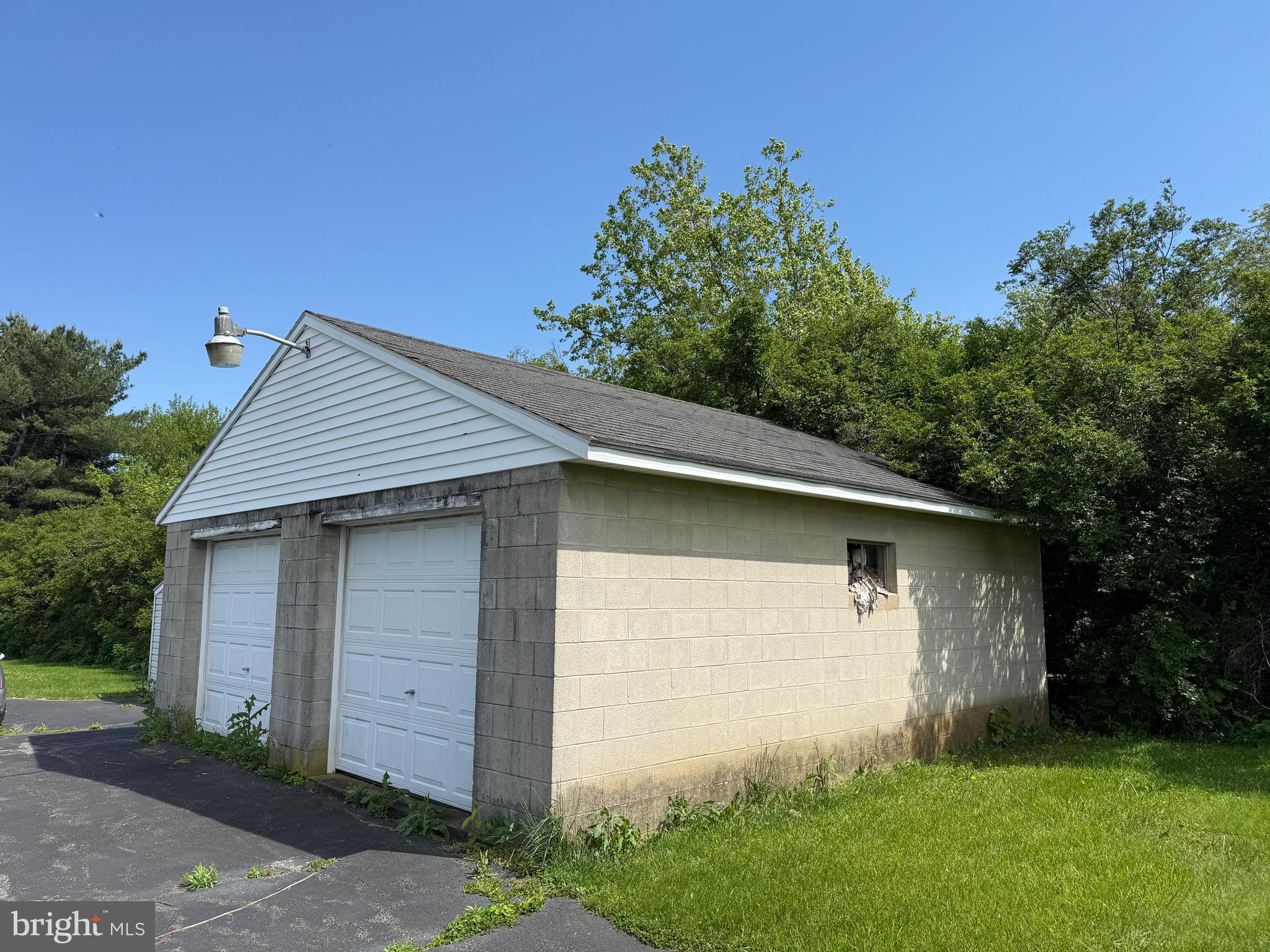 LOWER WINDSOR - Residential