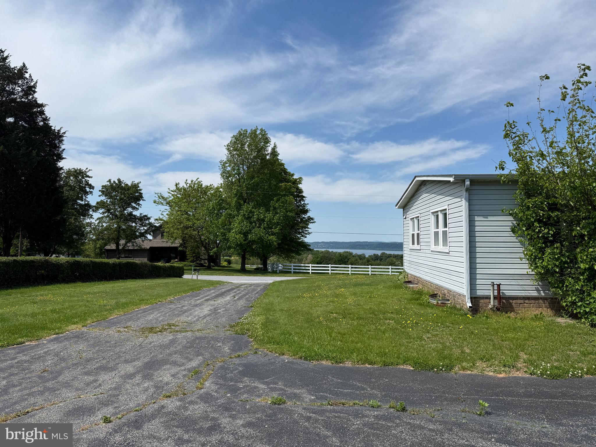 LOWER WINDSOR - Residential