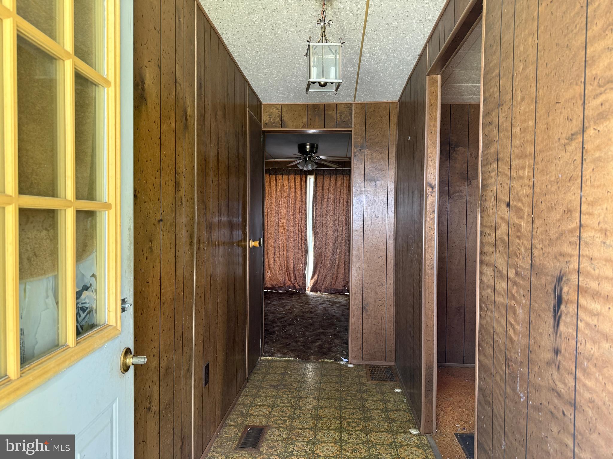 LOWER WINDSOR - Residential