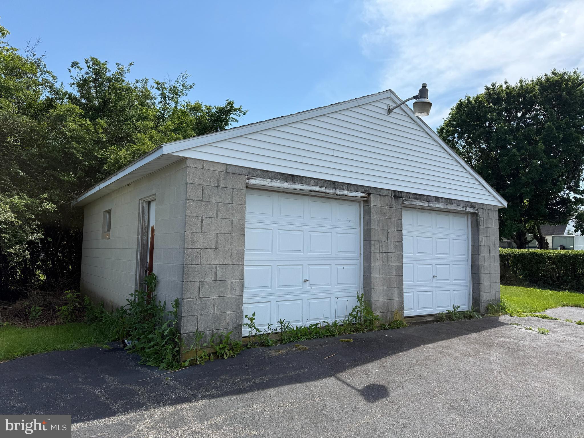 LOWER WINDSOR - Residential