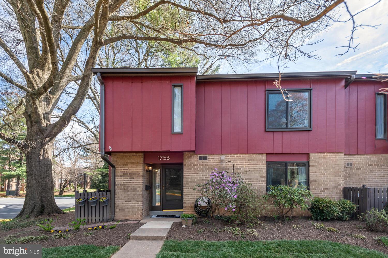 IVY OAK - Residential