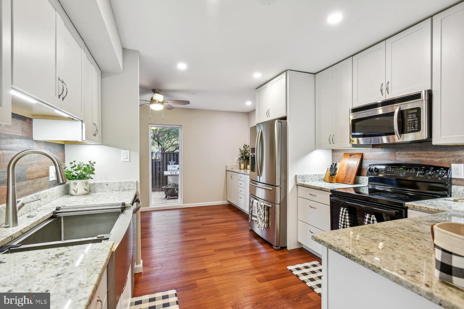 IVY OAK - Residential