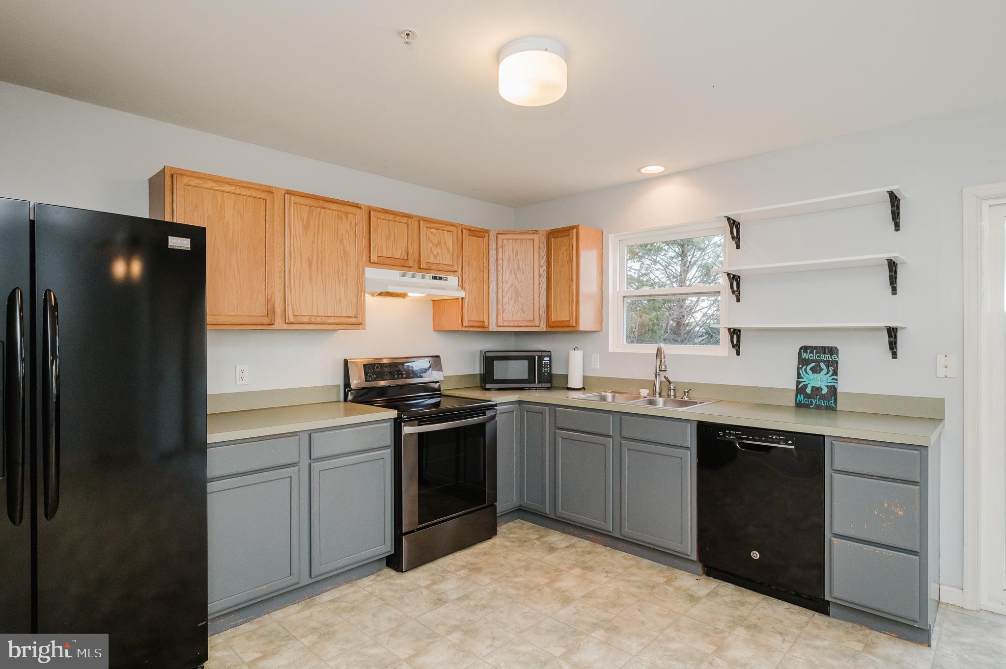 DUCK HARBOUR - Residential Lease