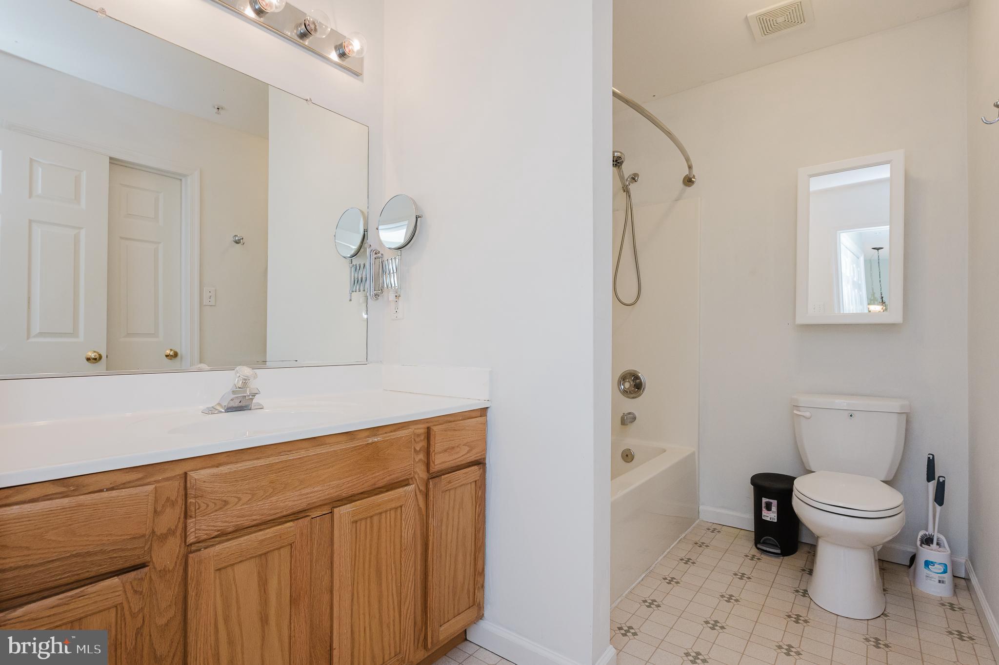 DUCK HARBOUR - Residential Lease